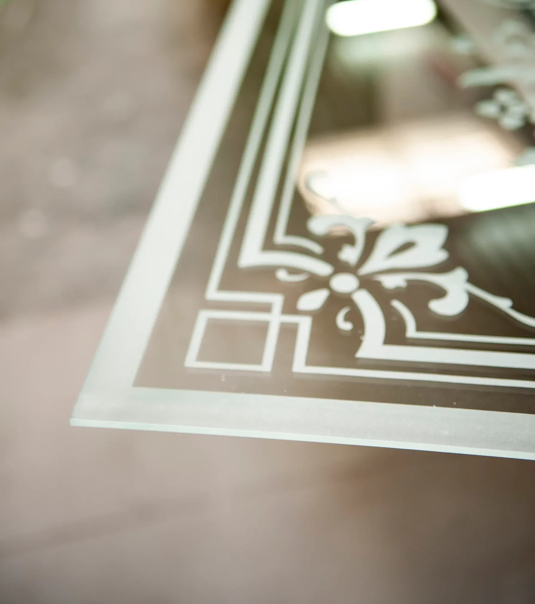 Sablage du verre, motif en réserve
