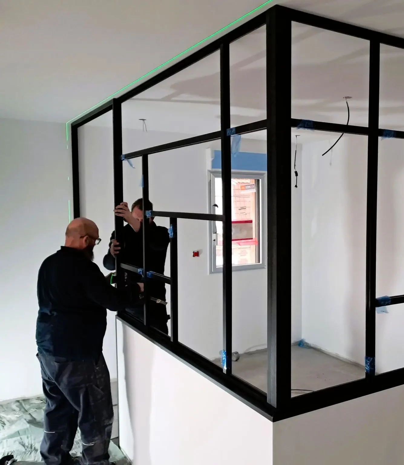 Pose d'une verrière intérieure par Le Kap Verre Dunkerque