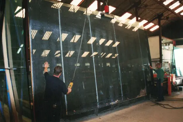 lkv-notre-entreprise-ancienne-photo-1996